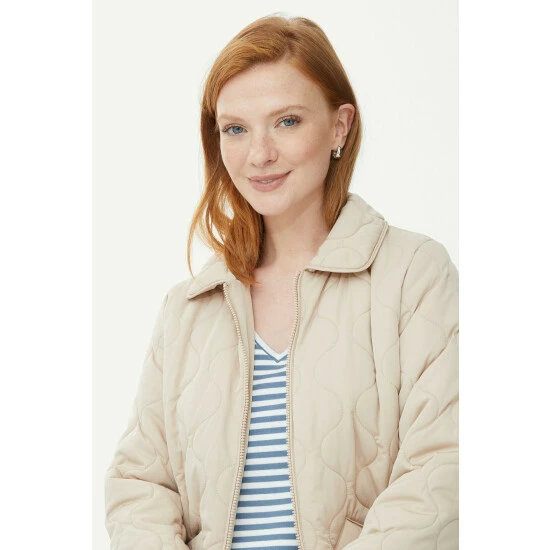 Maine Striped Curved Hem V Neck T-shirt For Female 7 Maine Striped Curved Hem V Neck T-shirt For Female - Image 5